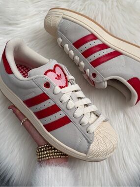 Adidas heart sneakers 8.5